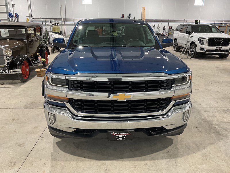 Used 2017 Chevrolet Silverado 1500 LT w/ All Star Edition image 4