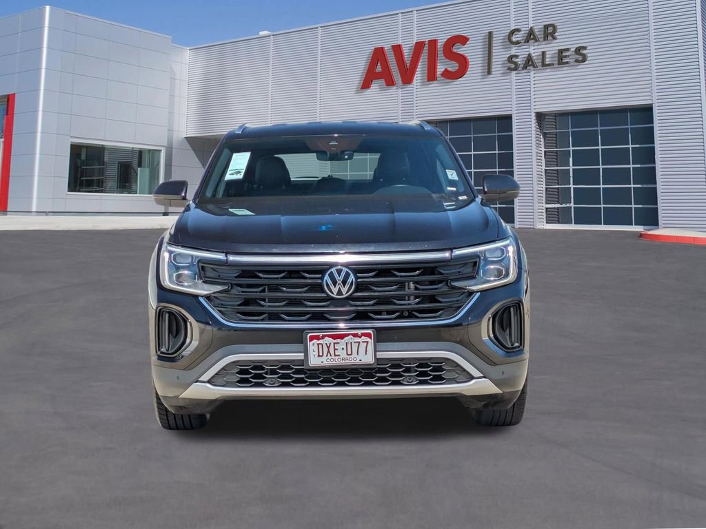 Used 2025 Volkswagen Atlas Cross Sport SE AWD/4WD image 2