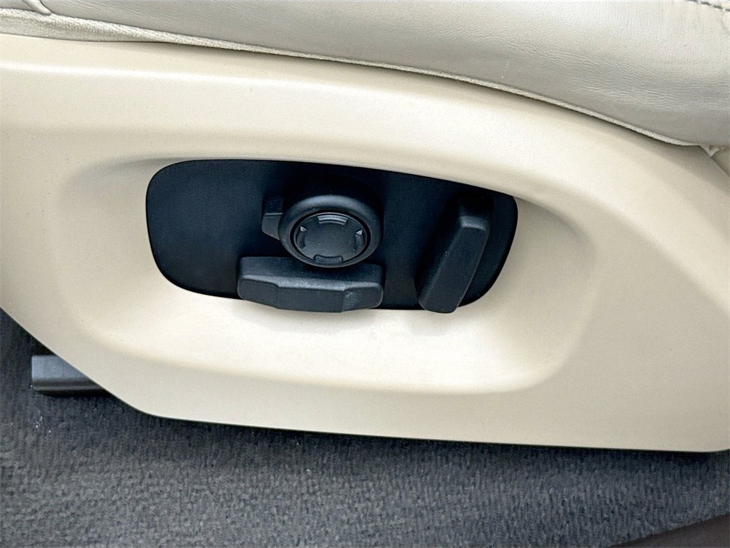 Used 2017 Land Rover Range Rover Sport HSE image 36