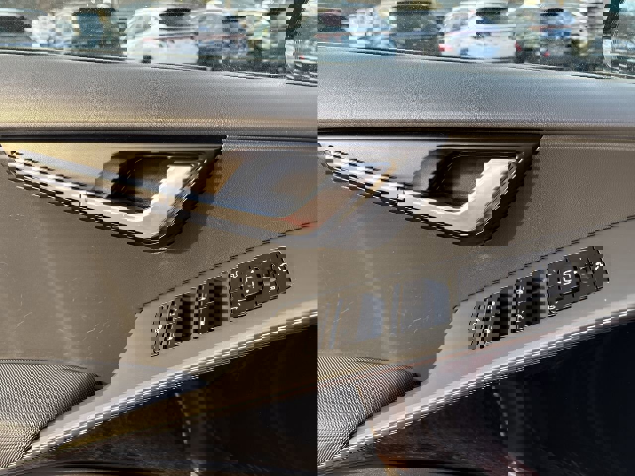 Used 2023 Kia Niro EX Touring image 12