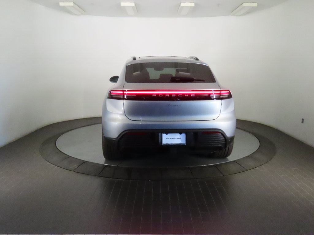 New 2026 Porsche Macan 4 Electric AWD/4WD image 6