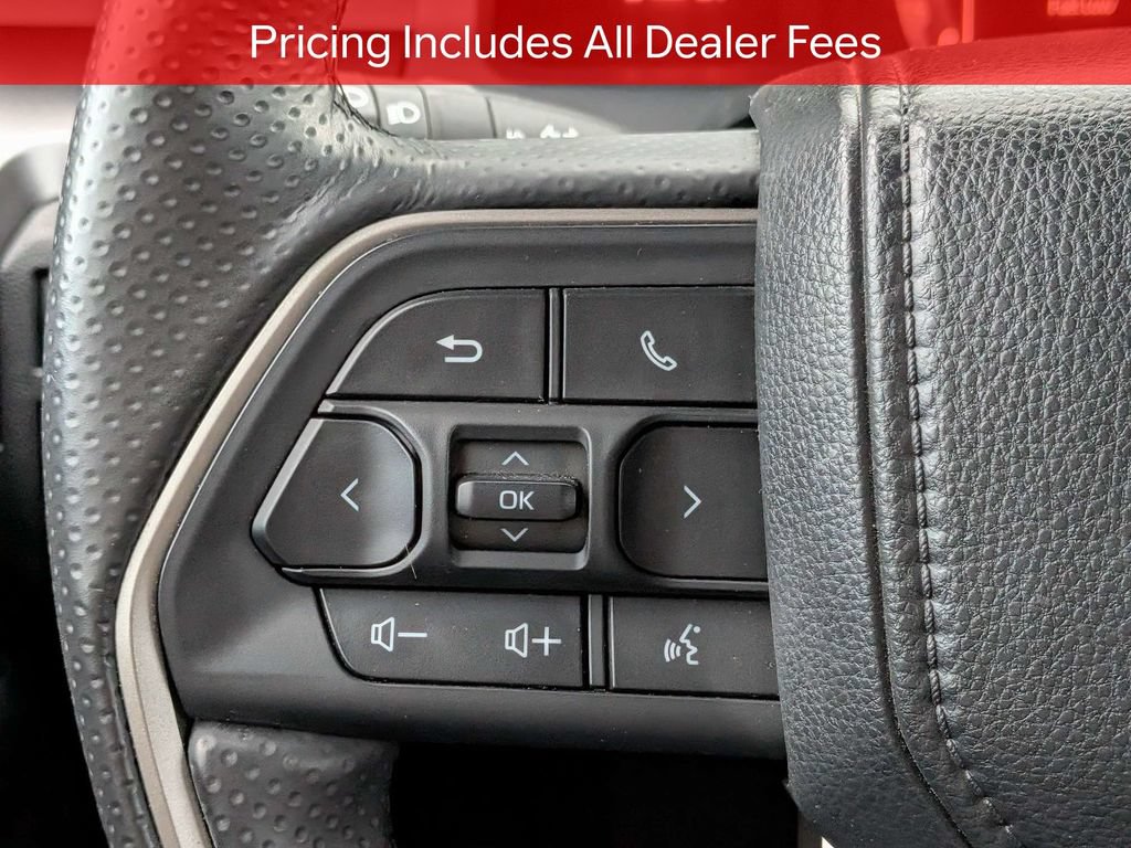 Used 2025 Toyota 4Runner SR5 AWD/4WD image 26