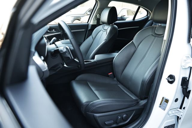 Certified 2025 Genesis G70 2.5T image 18