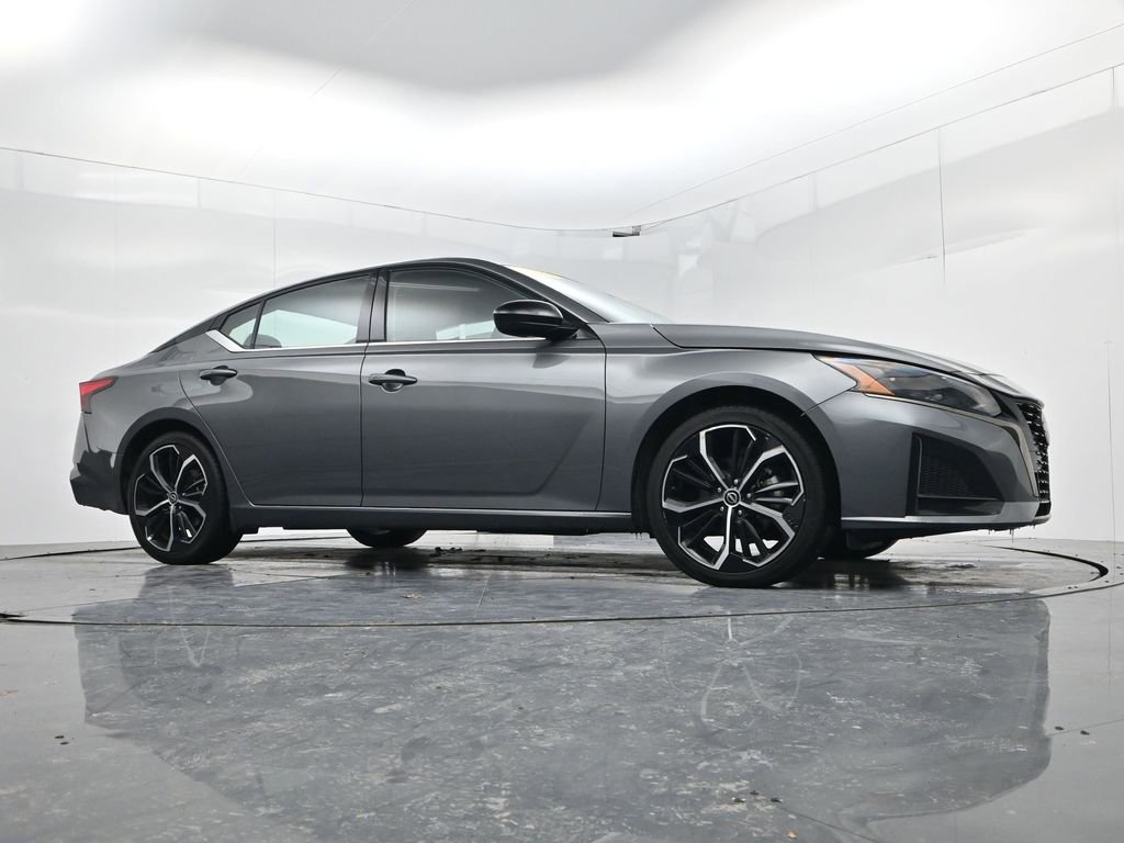 Used 2024 Nissan Altima 2.5 SR image 33