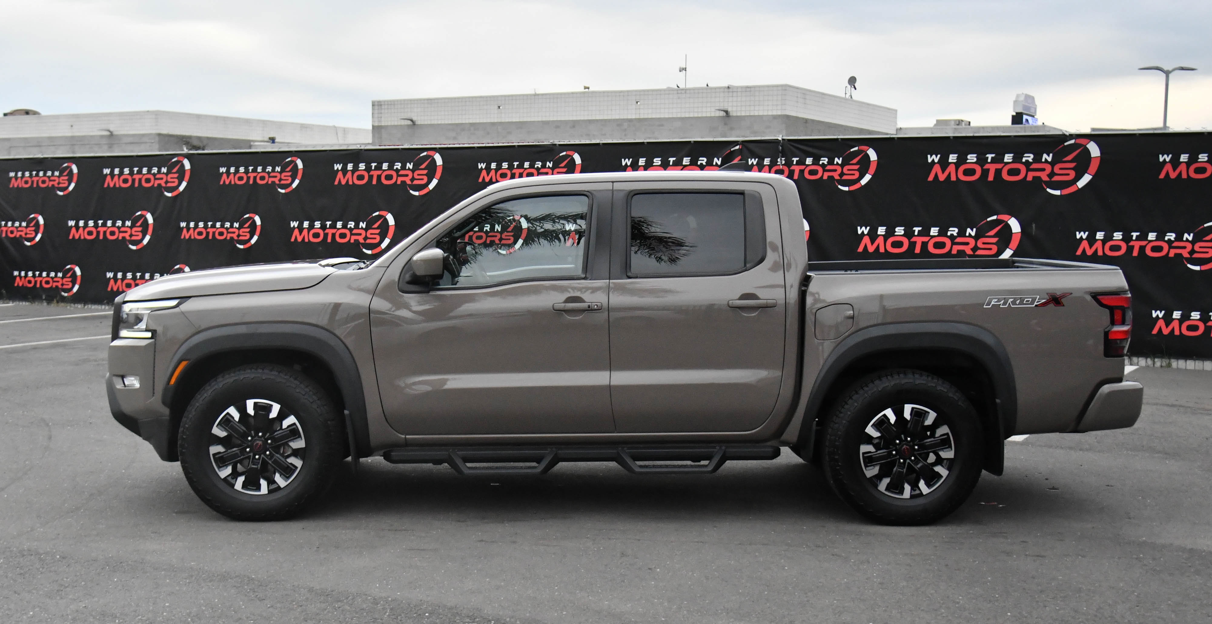 Used 2023 Nissan Frontier Pro-X w/ Pro Convenience Package image 4