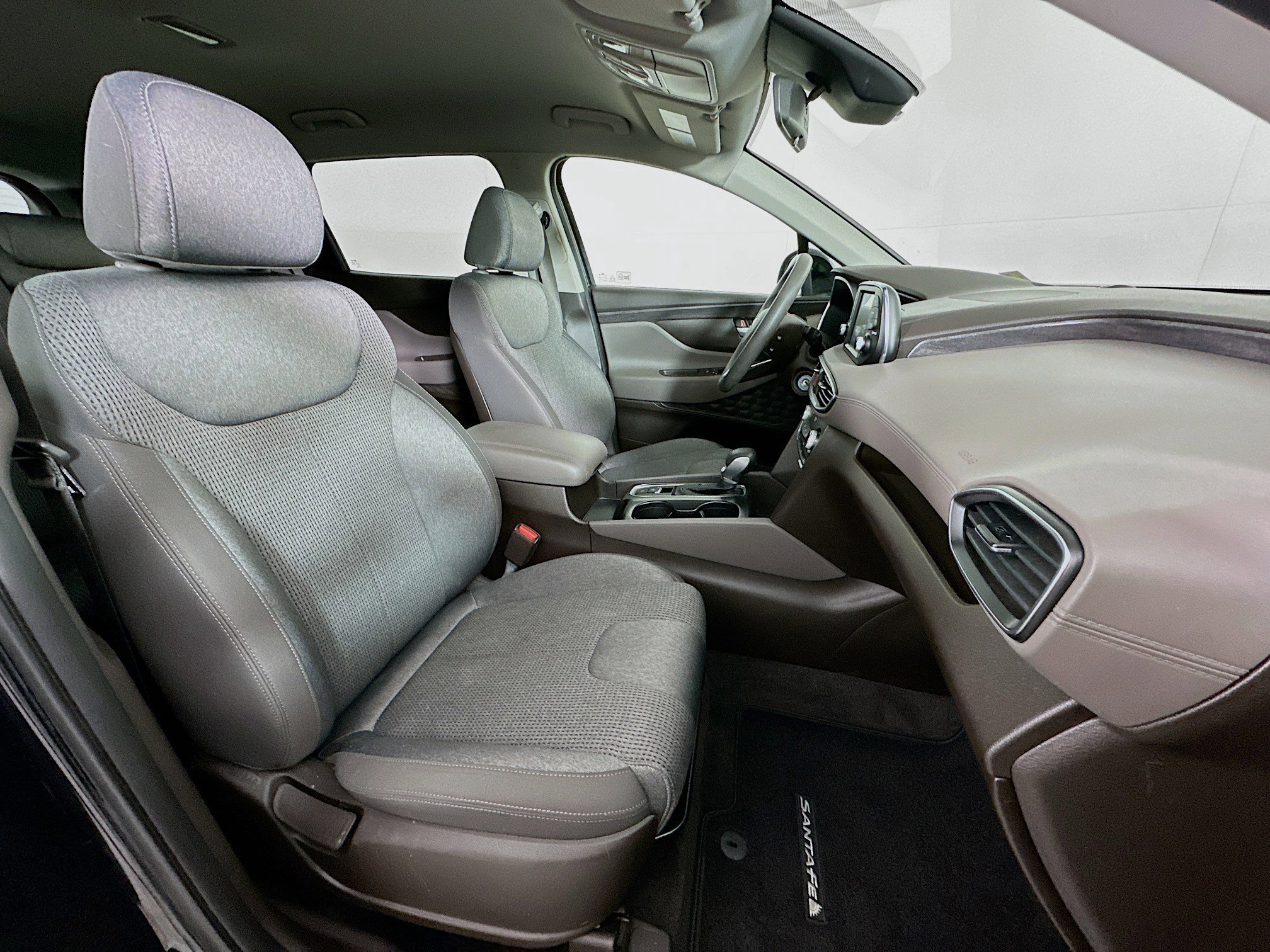 Used 2019 Hyundai Santa Fe SE image 29