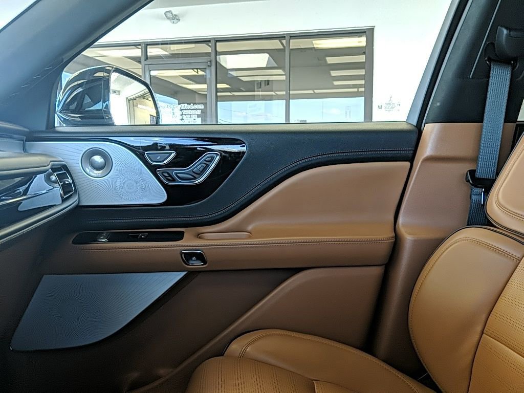 Certified 2023 Lincoln Aviator Black Label w/ Class IV Trailer Tow Package image 23