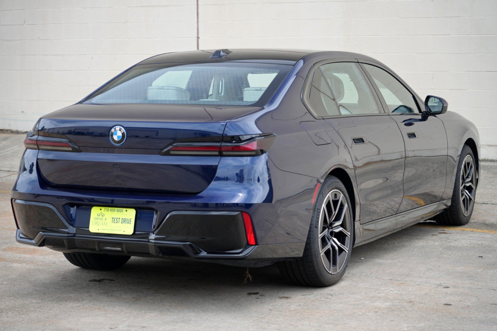 Used 2023 BMW i7 xDrive60 AWD/4WD image 68