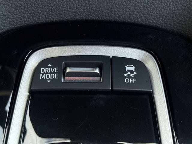 Used 2025 Toyota Corolla SE FWD image 21