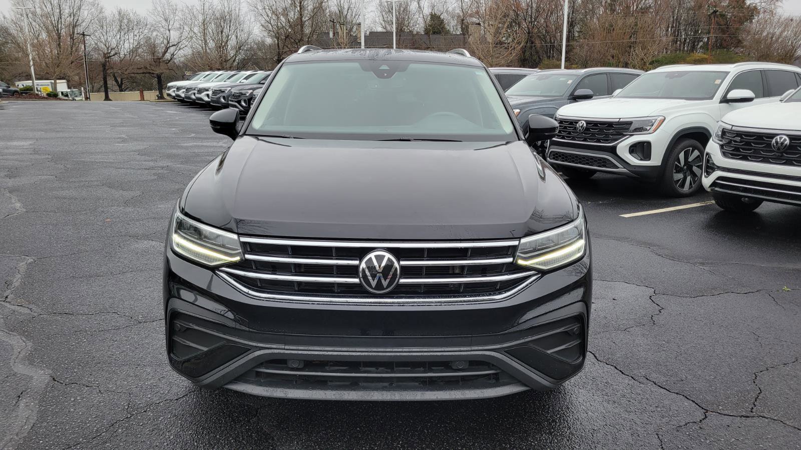 Used 2022 Volkswagen Tiguan SE w/ Panoramic Sunroof Package image 8