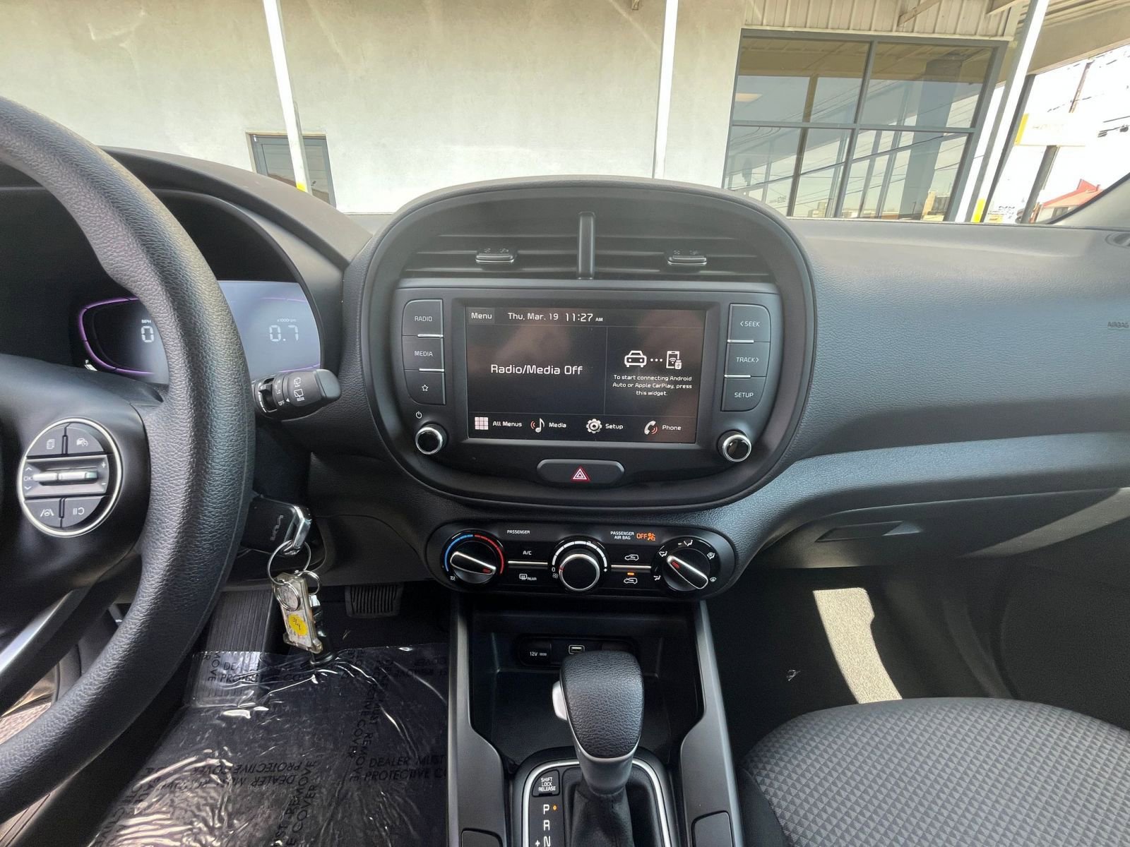 Used 2025 Kia Soul LX w/ LX Technology Package image 17