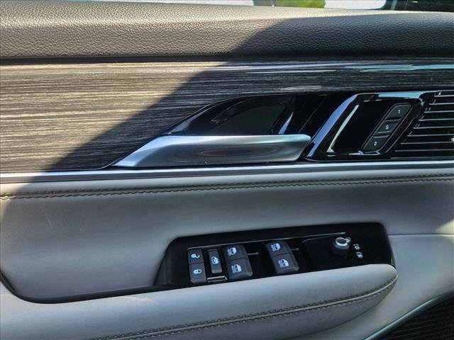 Used 2022 Jeep Wagoneer Series III w/ Flexible Seating Group AWD/4WD image 26