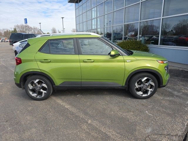 Used 2023 Hyundai Venue SEL image 6