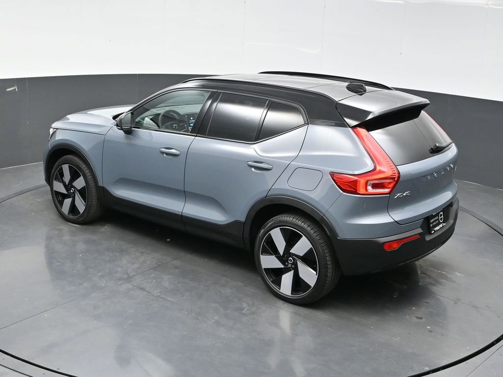 Used 2023 Volvo XC40 Recharge Plus image 39