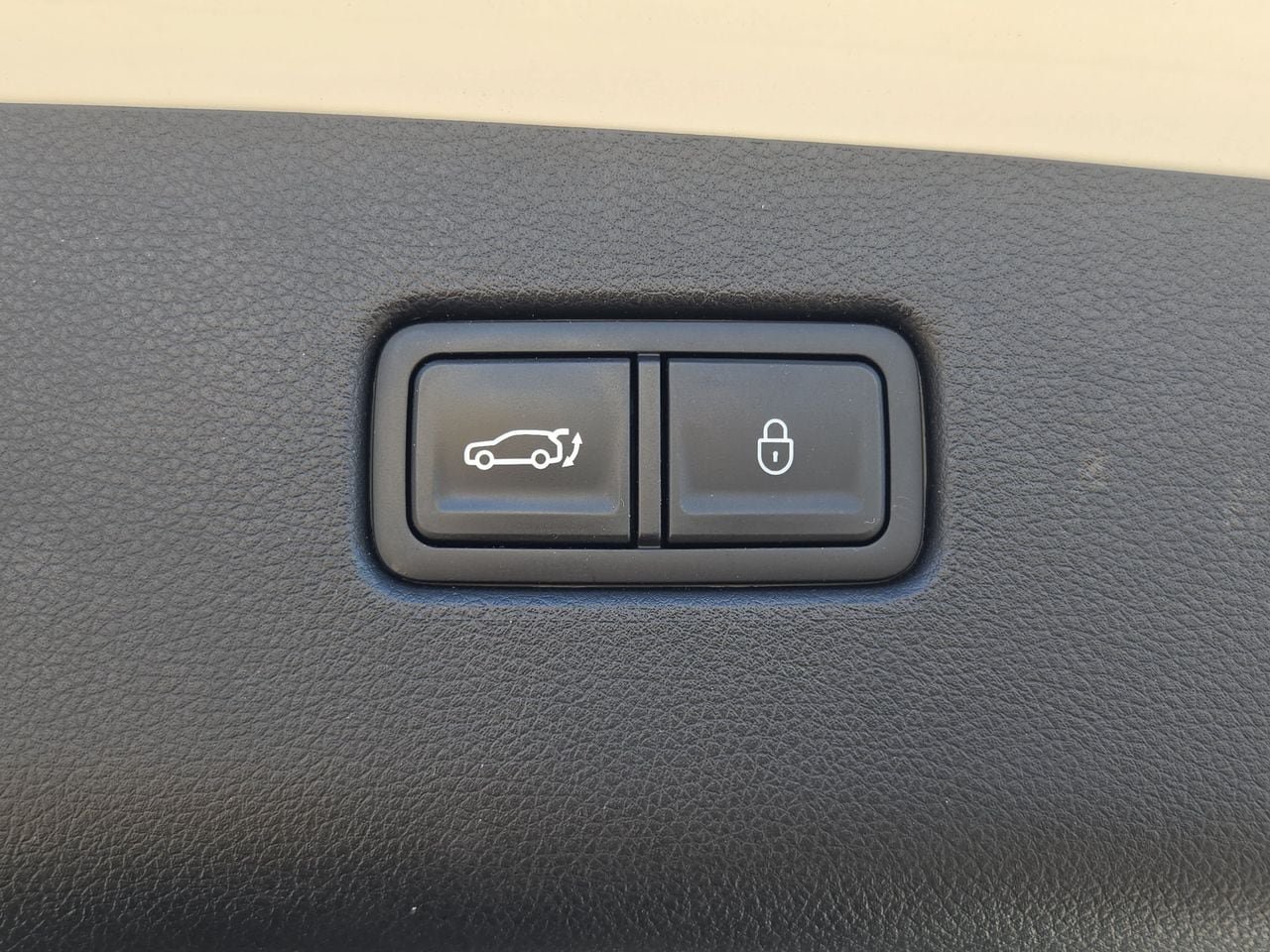 Used 2022 Genesis GV70 2.5T w/ Select Package AWD/4WD image 13