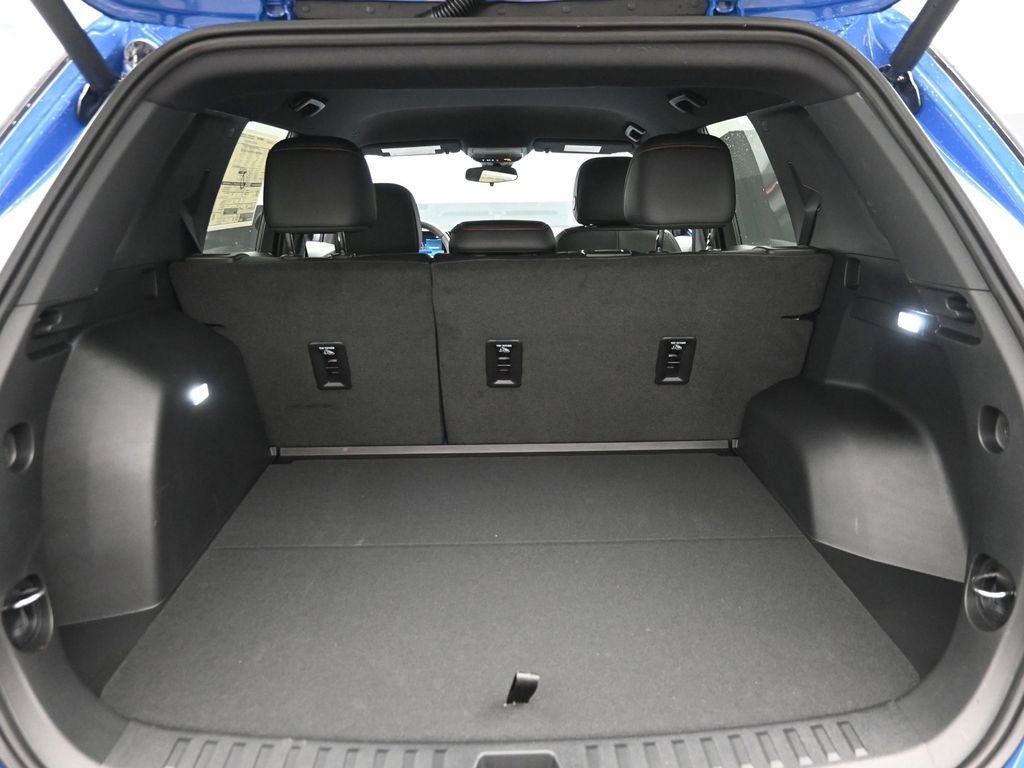 New 2026 Chevrolet Equinox RS w/ Convenience Package III AWD/4WD image 9