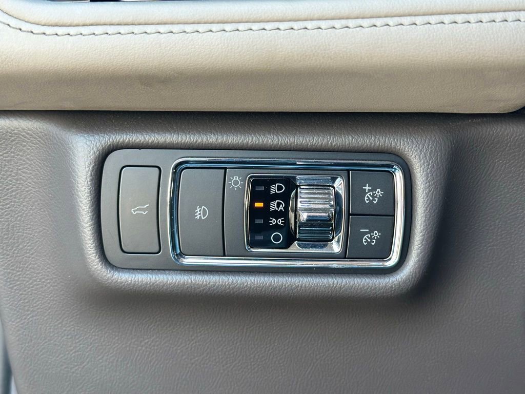 Used 2021 Lincoln Aviator Reserve w/ Equipment Group 202A image 35