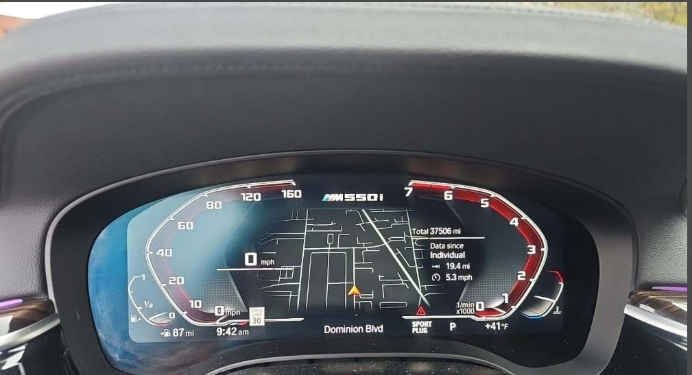 Used 2020 BMW M550i xDrive w/ Executive Package image 9