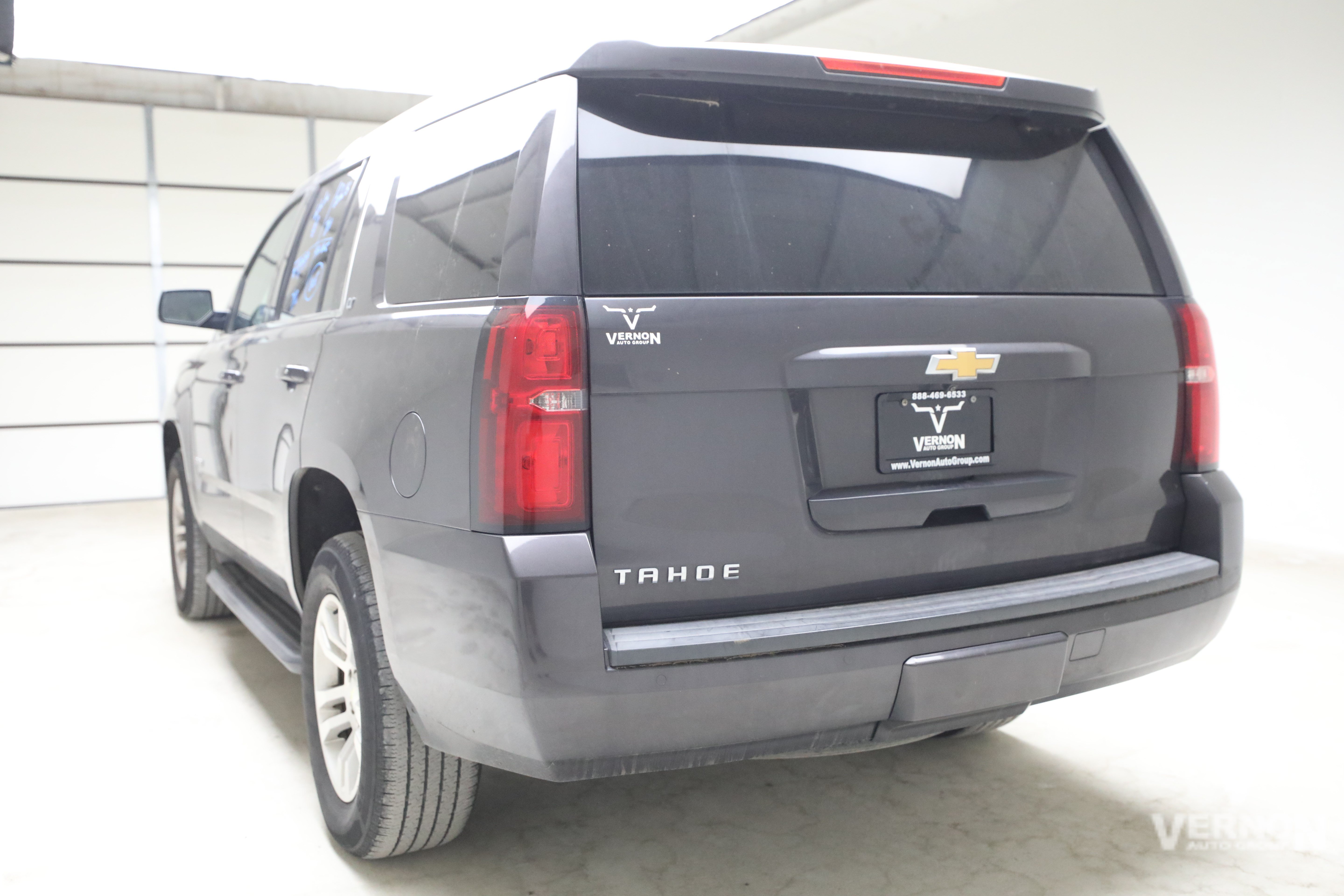 Used 2016 Chevrolet Tahoe LT w/ Luxury Package RWD image 2