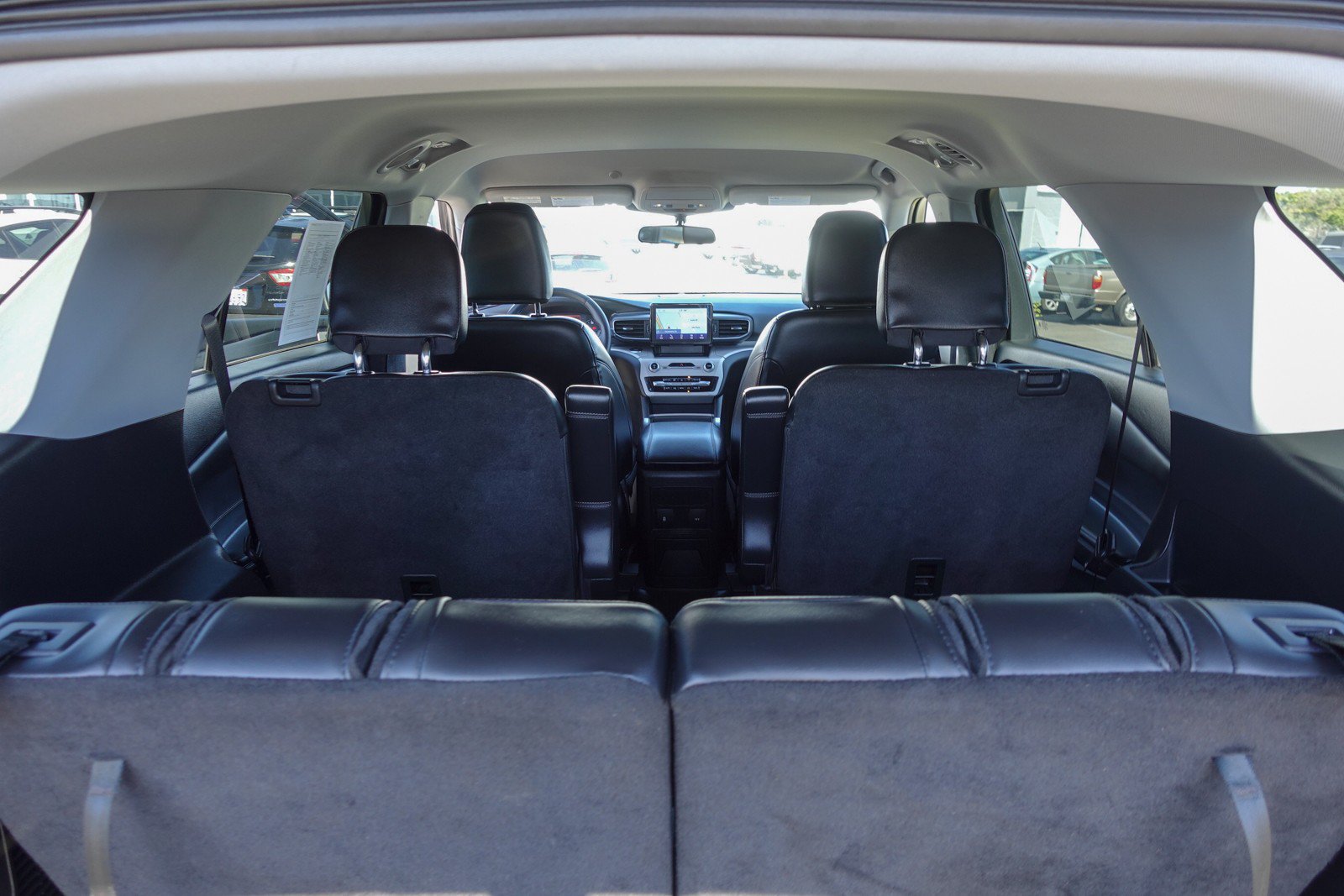 Used 2023 Ford Explorer XLT w/ Equipment Group 202A AWD/4WD image 29