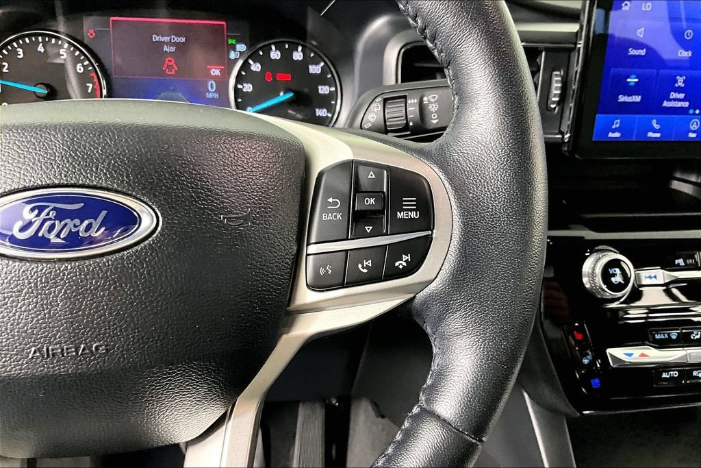 Used 2023 Ford Explorer Limited w/ Equipment Group 301A AWD/4WD image 11