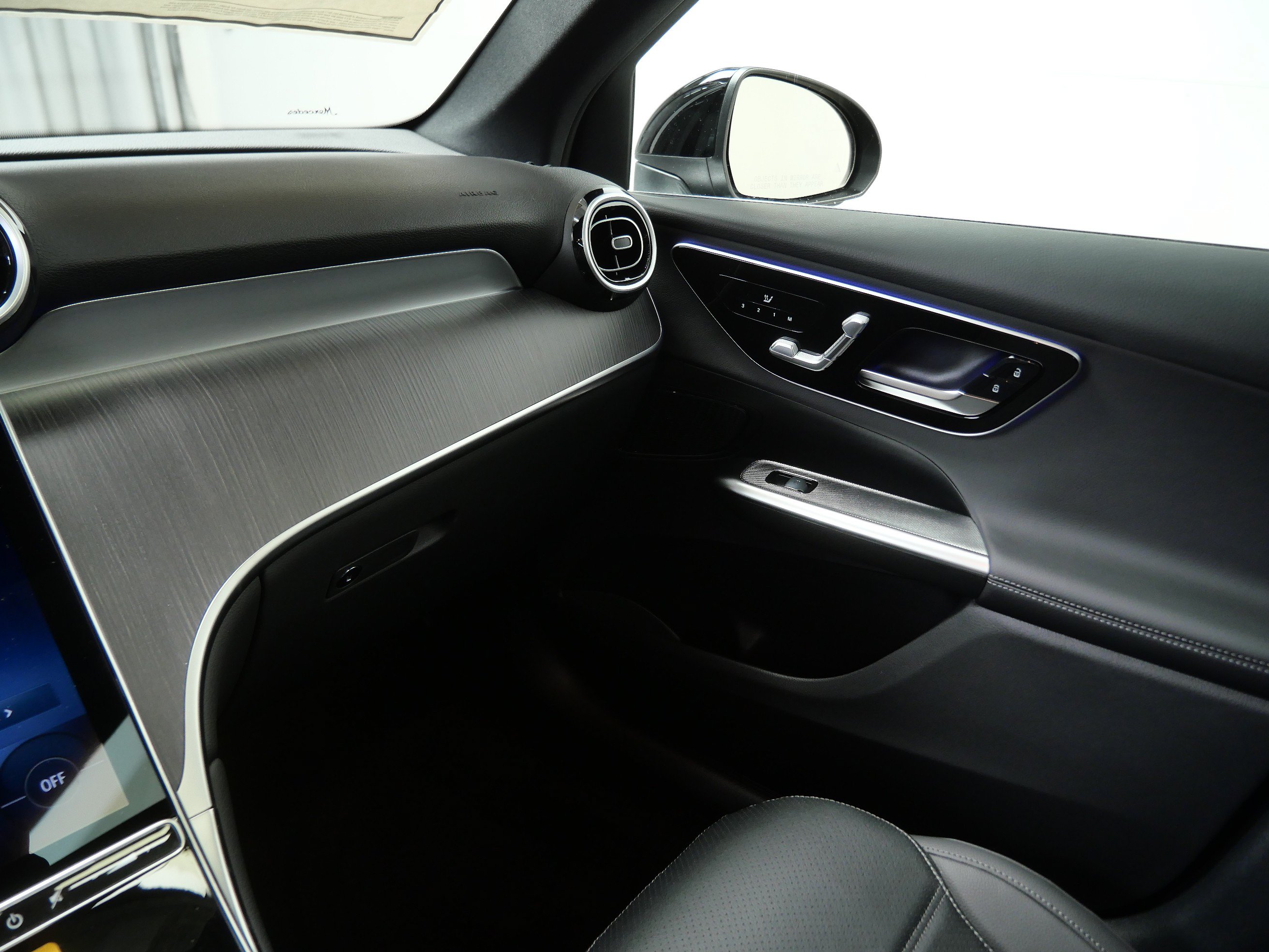 New 2026 Mercedes-Benz GLC 300 4MATIC image 11