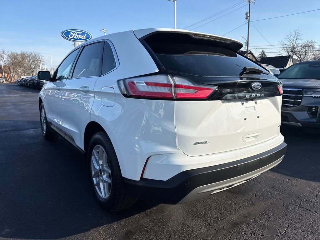 Used 2024 Ford Edge SEL image 9