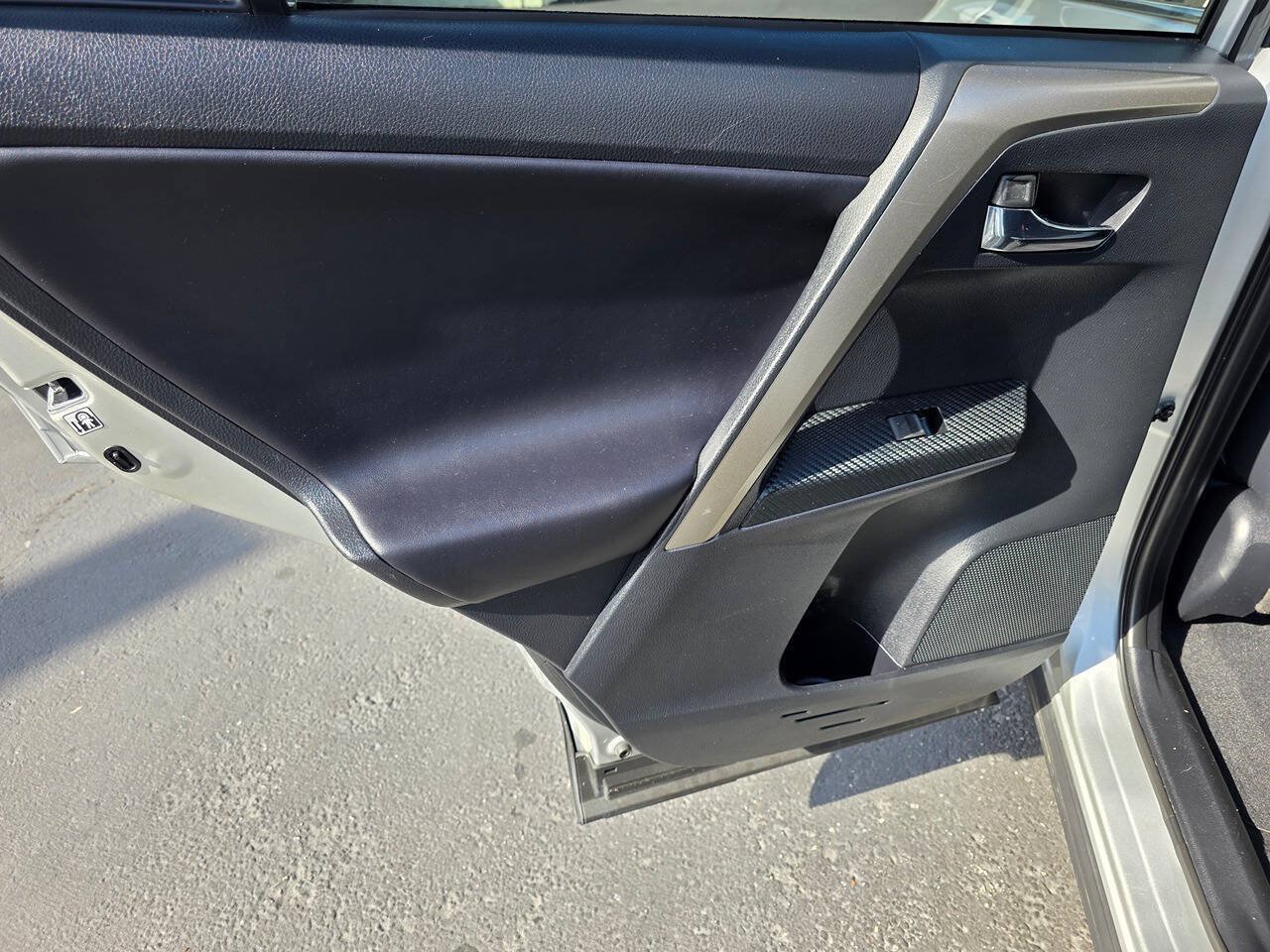 Used 2013 Toyota RAV4 Limited FWD image 22