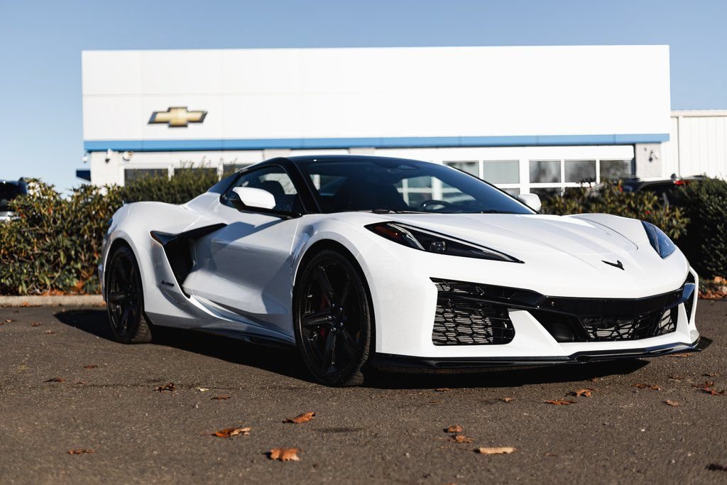 Used 2024 Chevrolet Corvette Z06 w/ Stealth Interior Trim Package RWD image 33