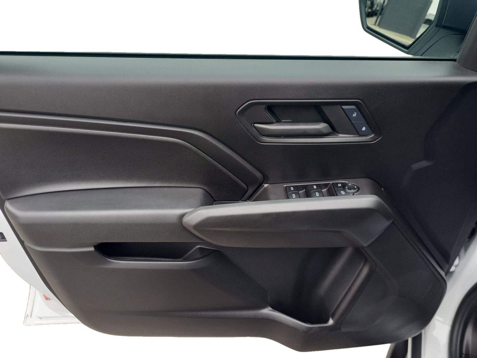 Used 2025 Chevrolet Colorado Trail Boss image 9