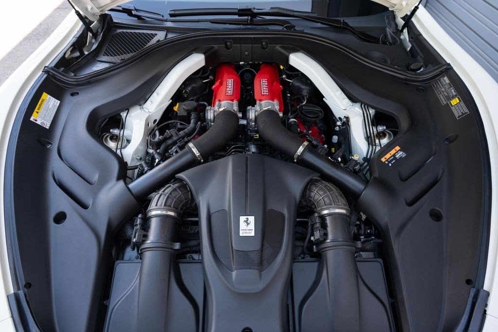 Used 2022 Ferrari Roma RWD image 11
