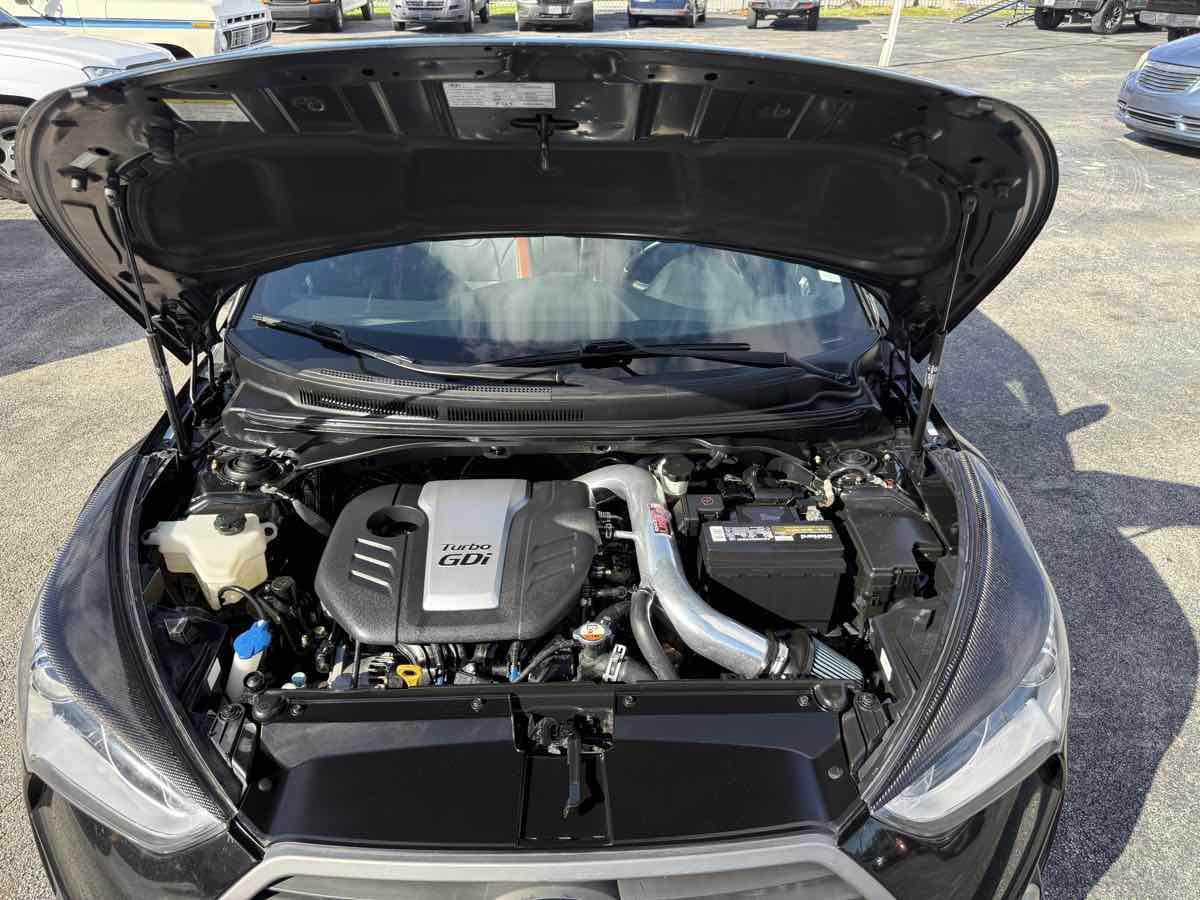 Used 2016 Hyundai Veloster Turbo w/ Option Group 04 FWD image 24