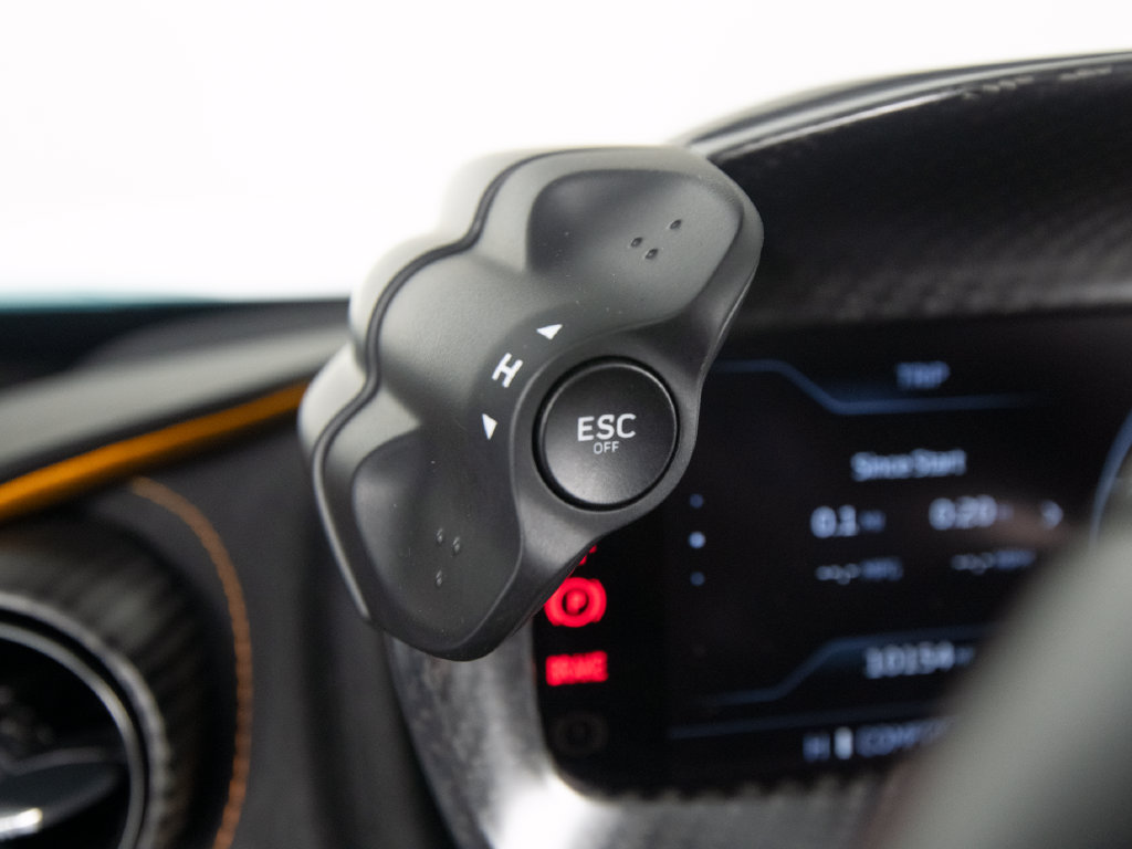 Used 2024 McLaren 750S Spider RWD image 23