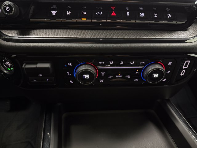 Used 2024 Chevrolet Silverado 2500 ZR2 w/ Technology Package AWD/4WD image 21