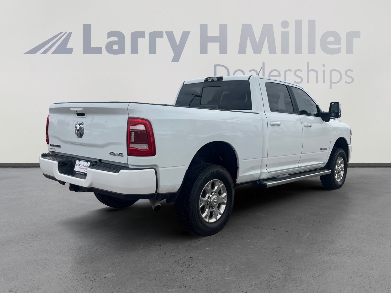 Used 2024 RAM 2500 Laramie w/ Towing Technology Group AWD/4WD image 5