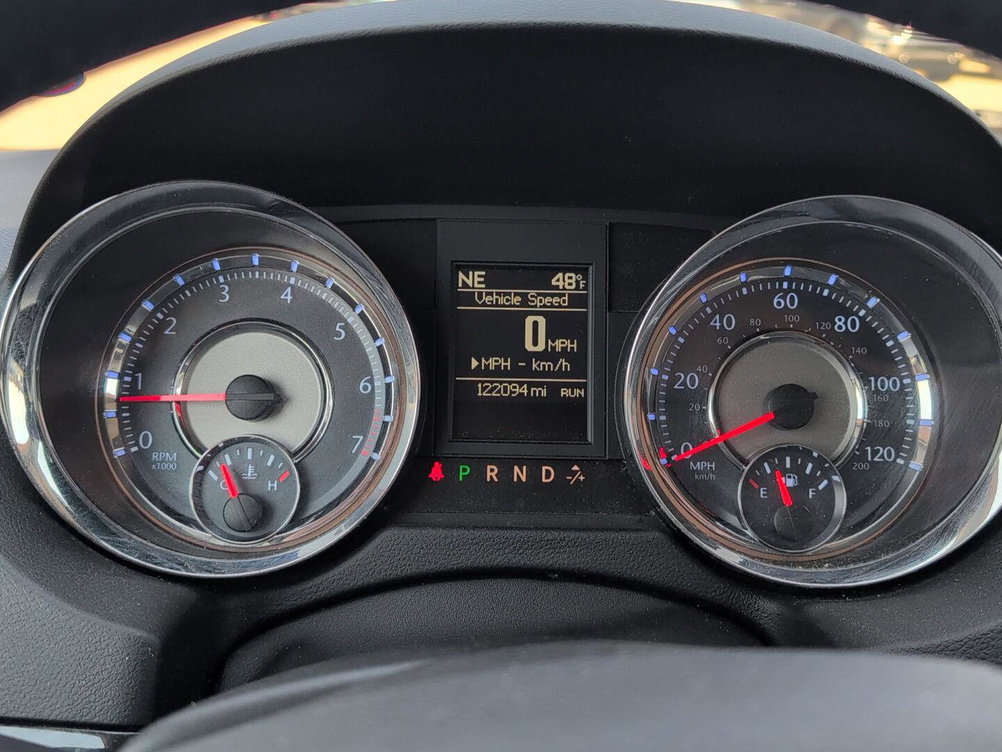 Used 2015 Chrysler Town & Country Touring-L w/ Driver Convenience Group image 25