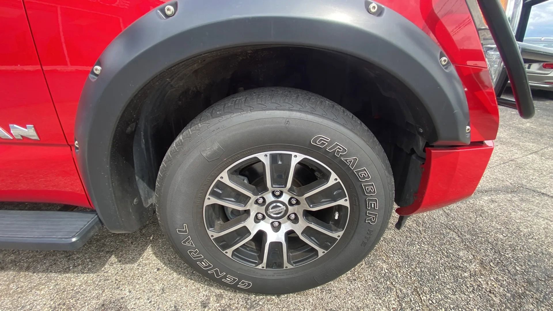 Used 2022 Nissan Titan SV AWD/4WD image 20