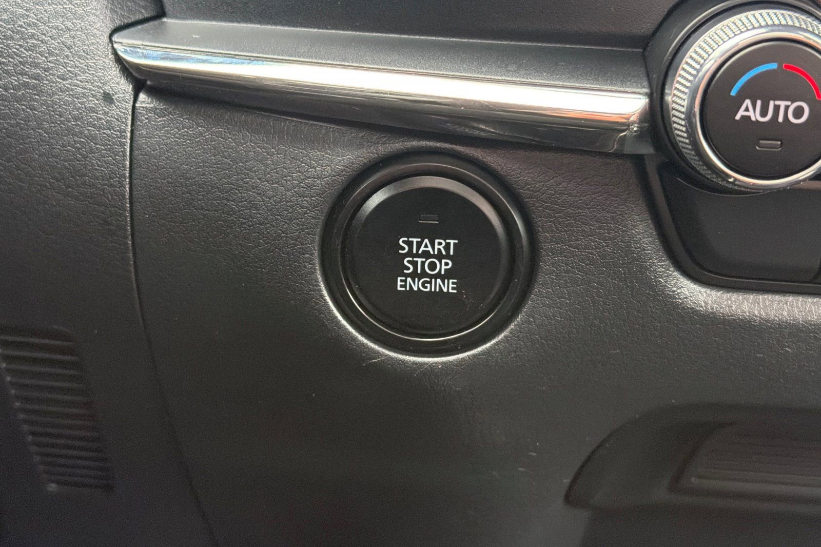 Used 2023 MAZDA CX-30 AWD 2.5 S w/ Premium Package image 18