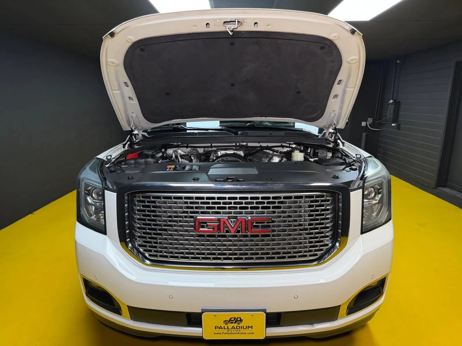 Used 2015 GMC Yukon Denali w/ Premium Package RWD image 47
