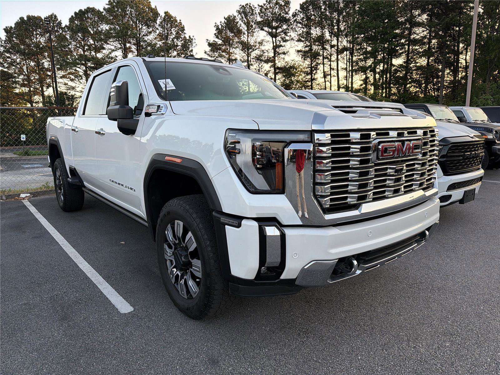 Used 2024 GMC Sierra 2500 Denali w/ Denali Reserve Package image 3