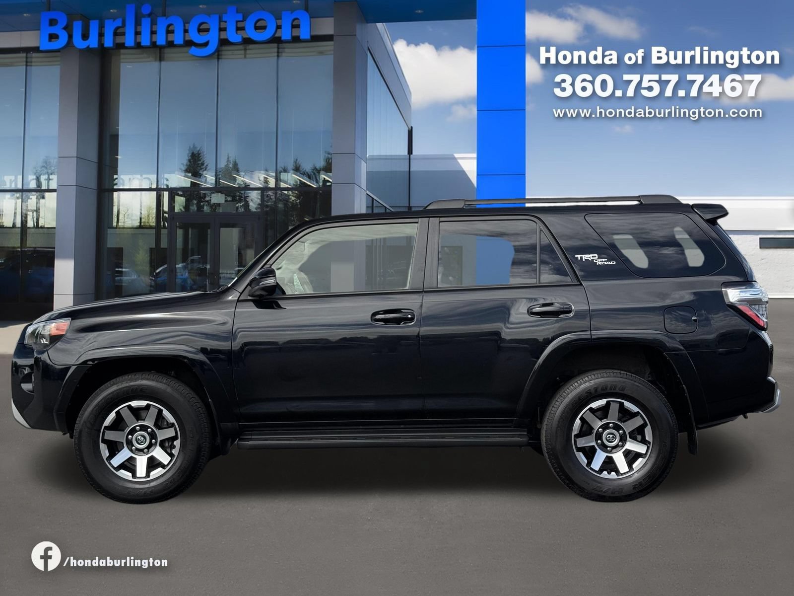 Used 2024 Toyota 4Runner TRD Off-Road Premium AWD/4WD image 3