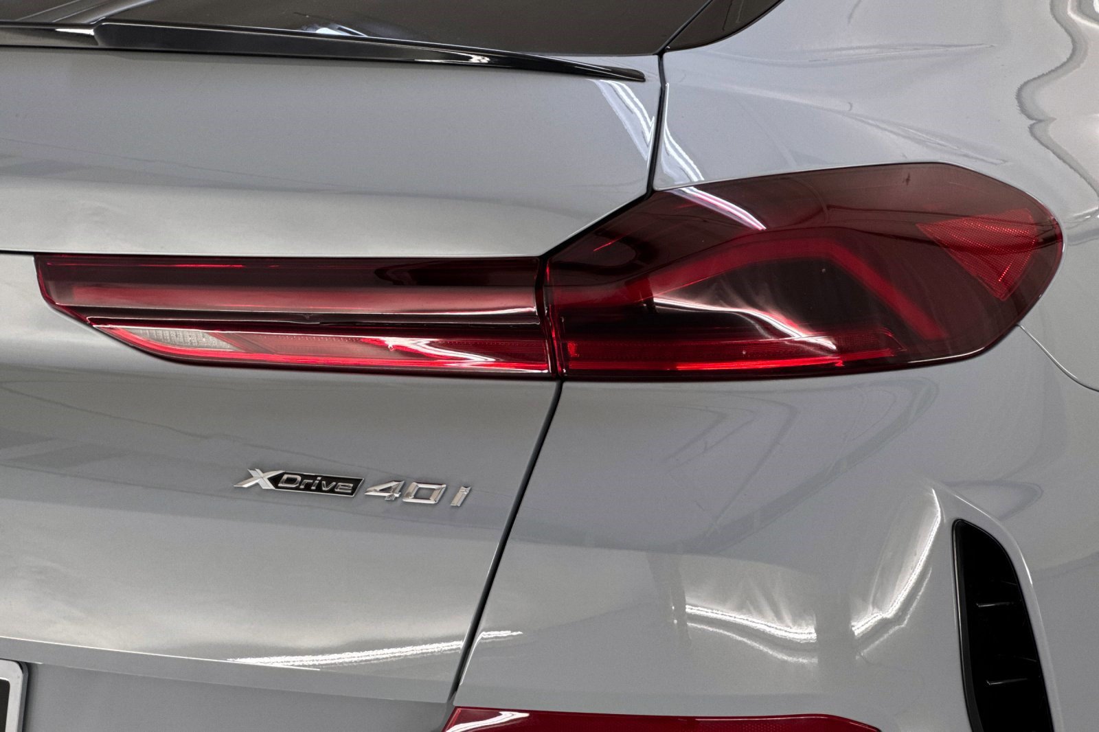 New 2027 BMW X6 xDrive40i w/ Executive Package AWD/4WD image 12