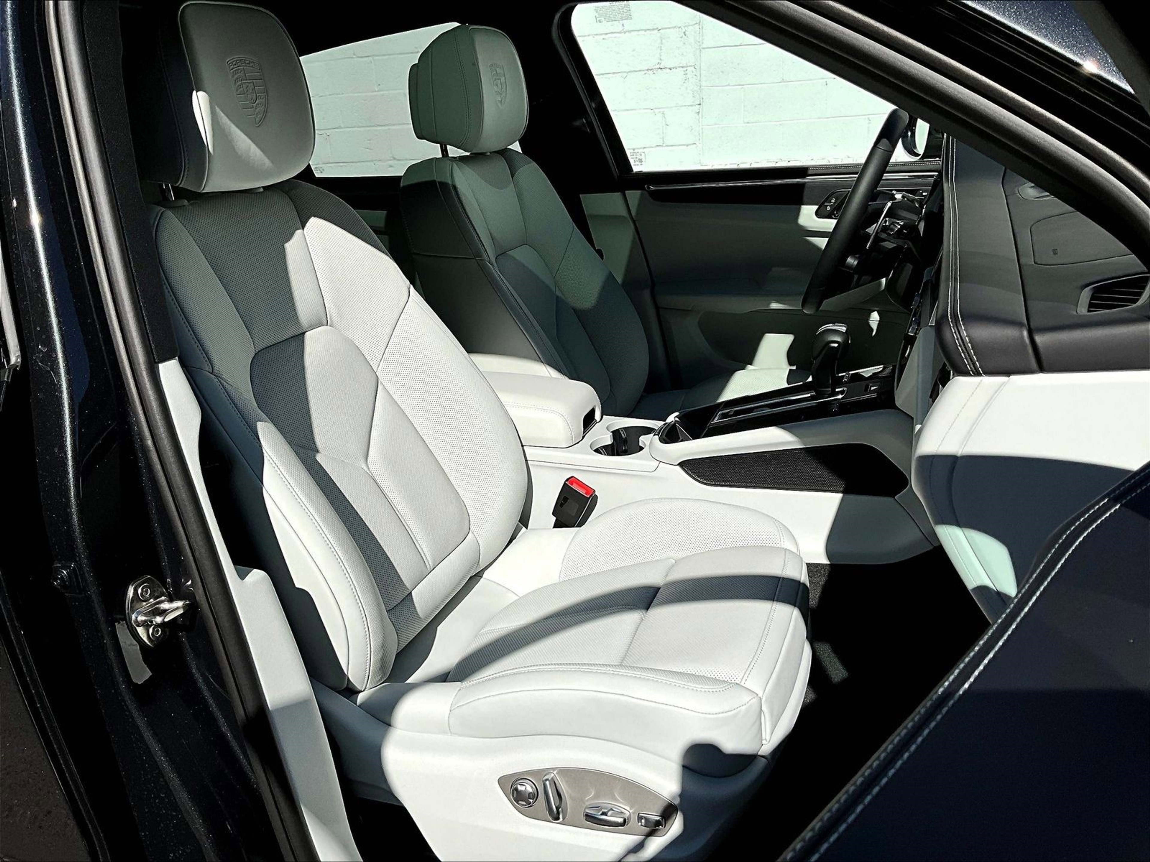 New 2026 Porsche Macan GTS image 10