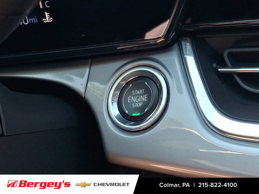 Certified 2024 Chevrolet Trax LT w/ Sunroof Package FWD image 25