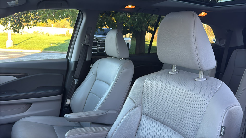 Used 2017 Honda Pilot Elite image 13