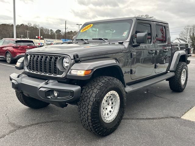 Used 2025 Jeep Gladiator Sport image 7