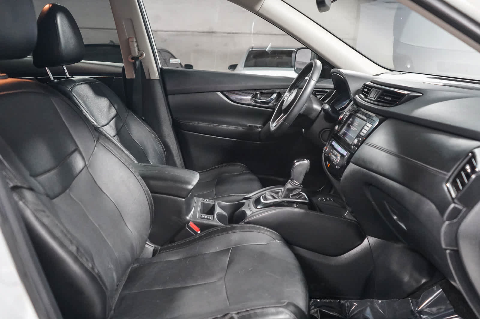 Used 2019 Nissan Rogue SL w/ Premium Package FWD image 16