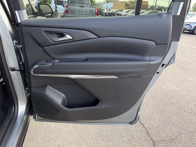 New 2027 Chevrolet Traverse LT w/ Driver Confidence Package FWD image 18
