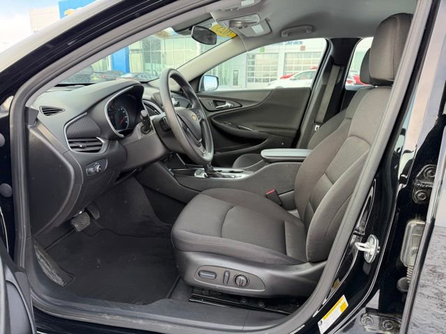 Used 2025 Chevrolet Malibu LT image 13