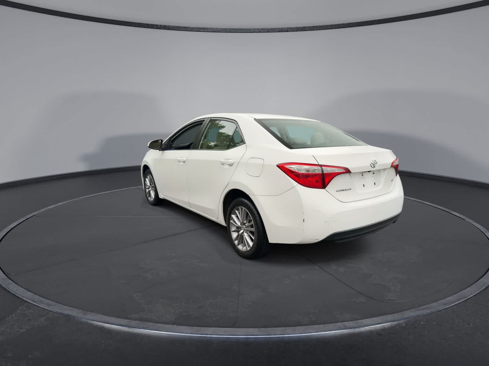 Used 2015 Toyota Corolla LE FWD image 6